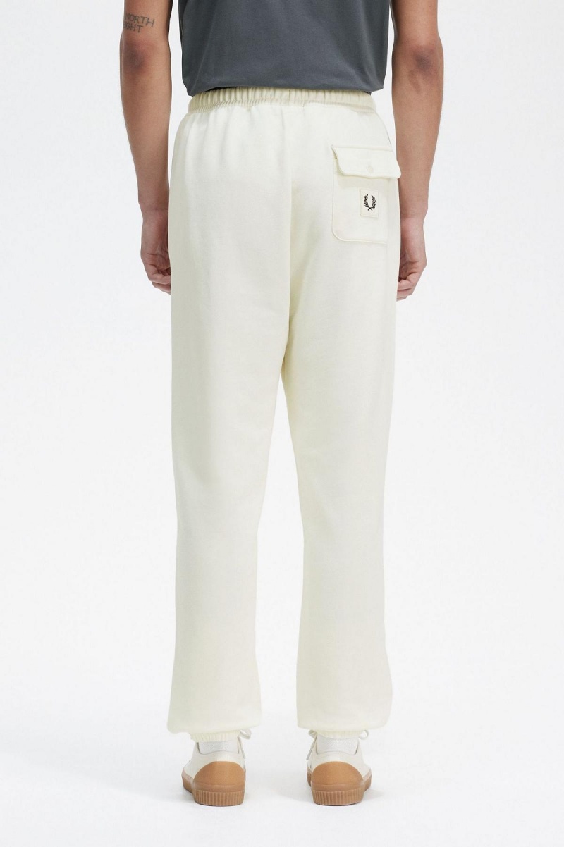 Pánské Kalhoty Fred Perry Badge Detail Track Pants Ecru | UCZTG56597