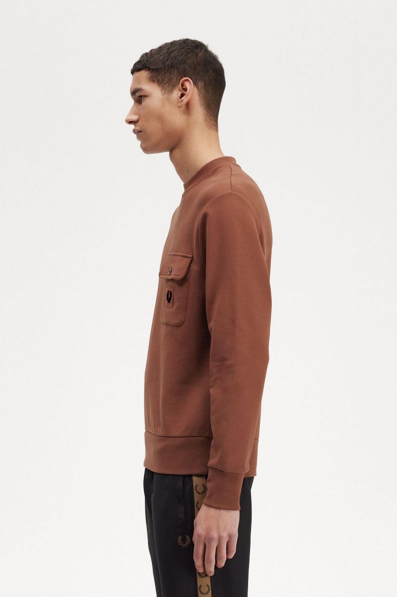 Pánské Mikiny Fred Perry Badge Detail Crew Neck Hnědé | CZIIZ28764